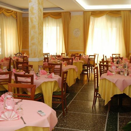Hotel Giannella Rimini Eksteriør bilde